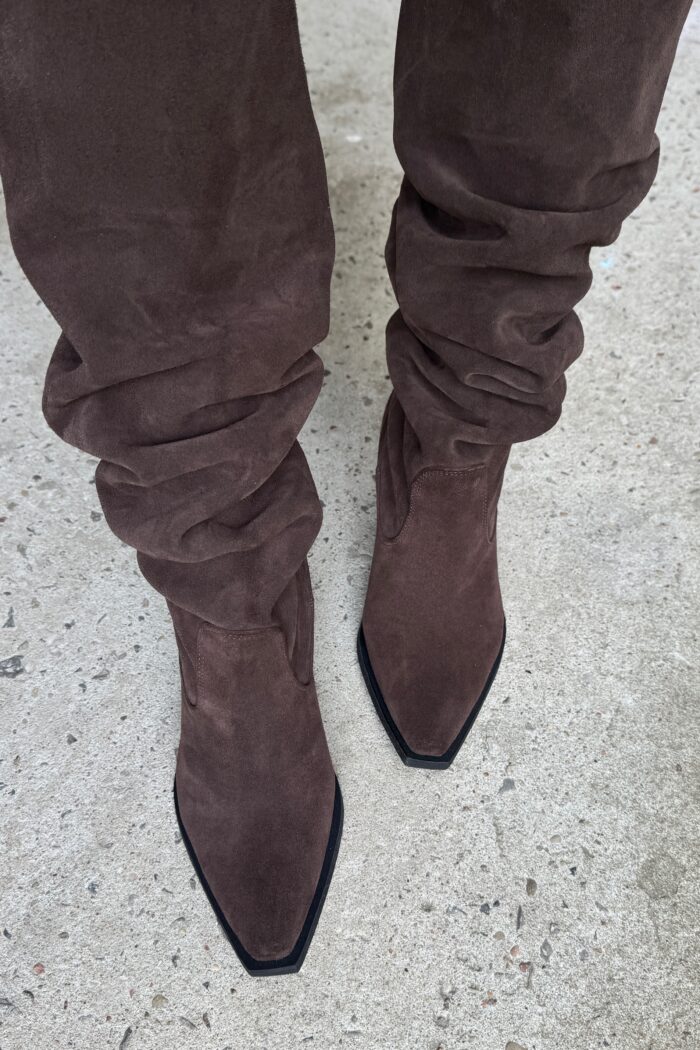Dakota Cowboy Boots